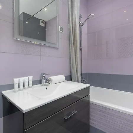 Spacious With A Workspace And Balcony Near The Water Park By Renters Lägenhet *
