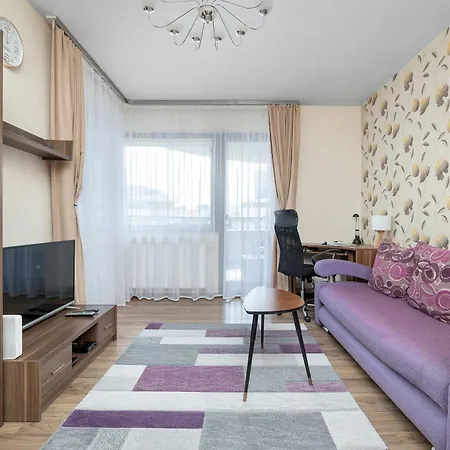 Spacious With A Workspace And Balcony Near The Water Park By Renters Lägenhet