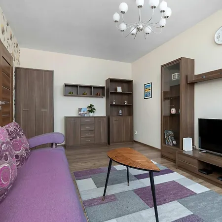 Spacious With A Workspace And Balcony Near The Water Park By Renters