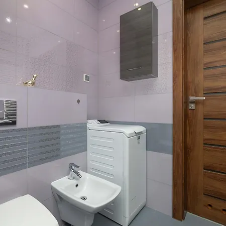 Spacious With A Workspace And Balcony Near The Water Park By Renters Lägenhet