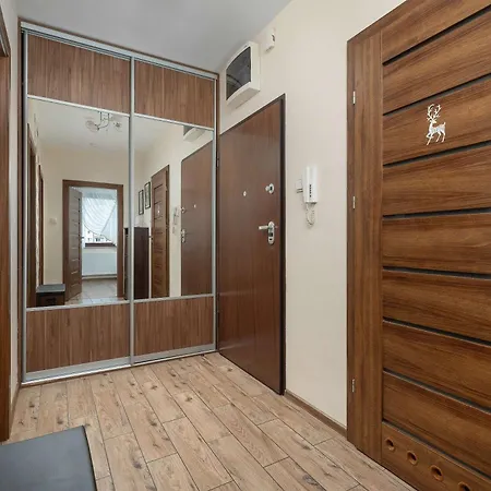 Spacious With A Workspace And Balcony Near The Water Park By Renters * Kraków