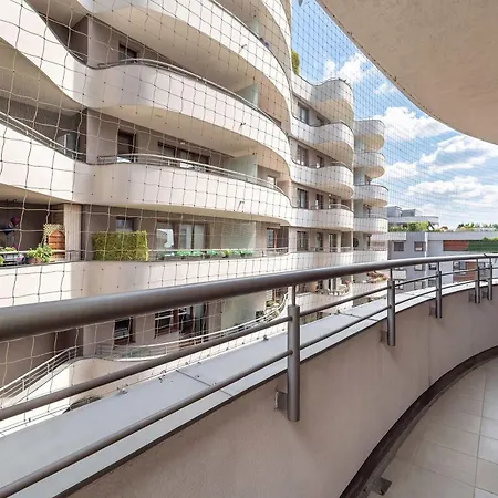 Lägenhet Spacious With A Workspace And Balcony Near The Water Park By Renters *