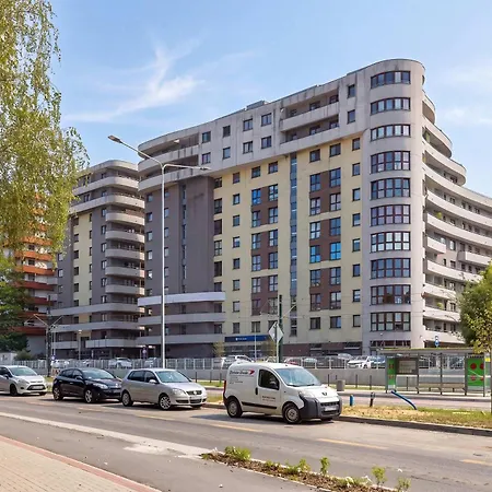 Spacious With A Workspace And Balcony Near The Water Park By Renters Lägenhet Kraków